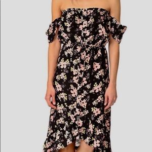 NWOT 🌟 Rahi Cali Dress 🌸